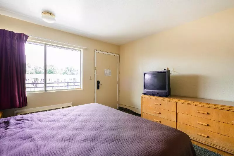 Standard-huone King-vuode, OYO Hotel Shreveport Airport North