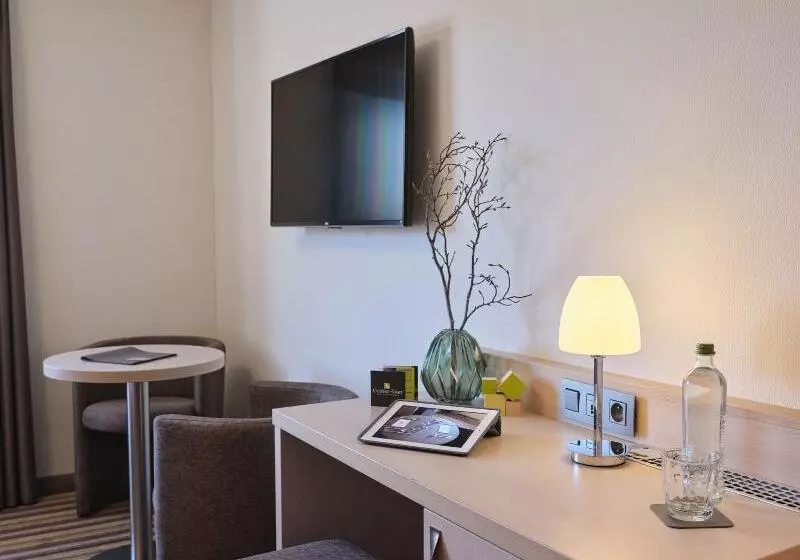 キングサイズベッドのスイートルーム, Best Western Plus Ambassador Suites