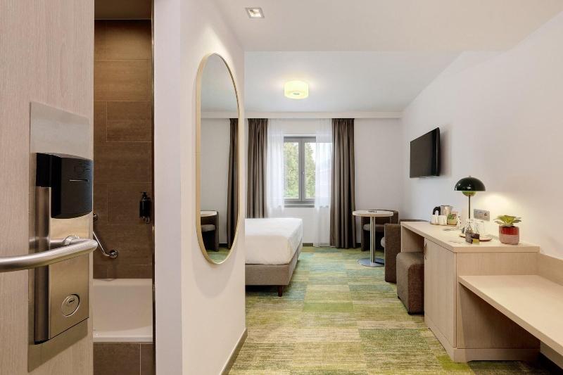 キングサイズベッドのスイートルーム, Best Western Plus Ambassador Suites