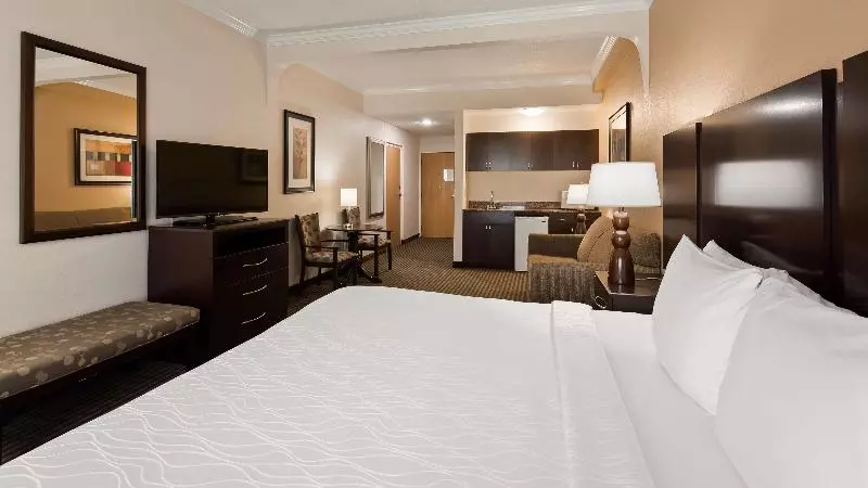 キングサイズベッドのスイートルーム, Best Western Plus Ambassador Suites