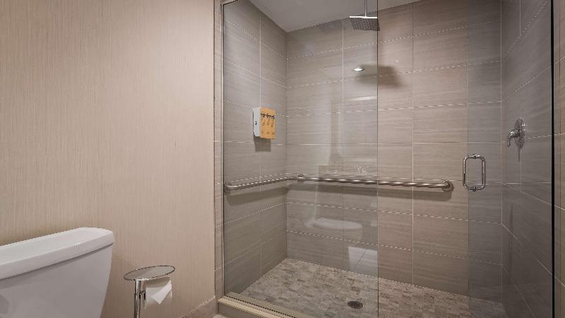 스위트 킹사이즈 침대, Best Western Plus Ambassador Suites