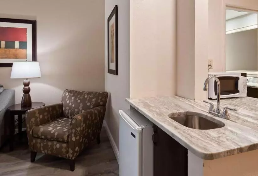デラックススイート, Best Western Plus Ambassador Suites