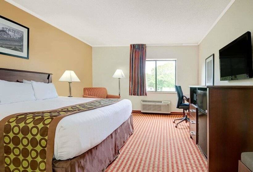 Люкс, Days Inn & Suites By Wyndham Kansas City   Chiefs Arrowhead Stadium