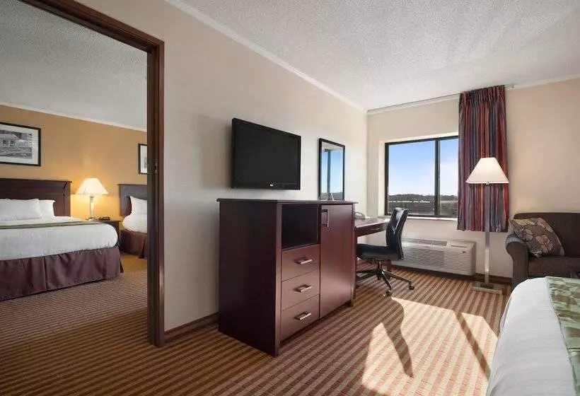 スタンダードルーム, Days Inn & Suites By Wyndham Kansas City   Chiefs Arrowhead Stadium