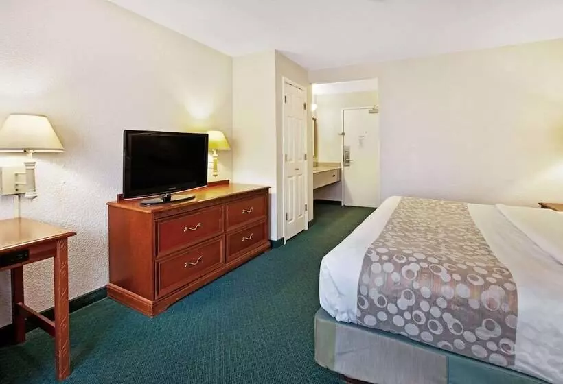 デラックスルーム, La Quinta Inn By Wyndham Detroit Canton