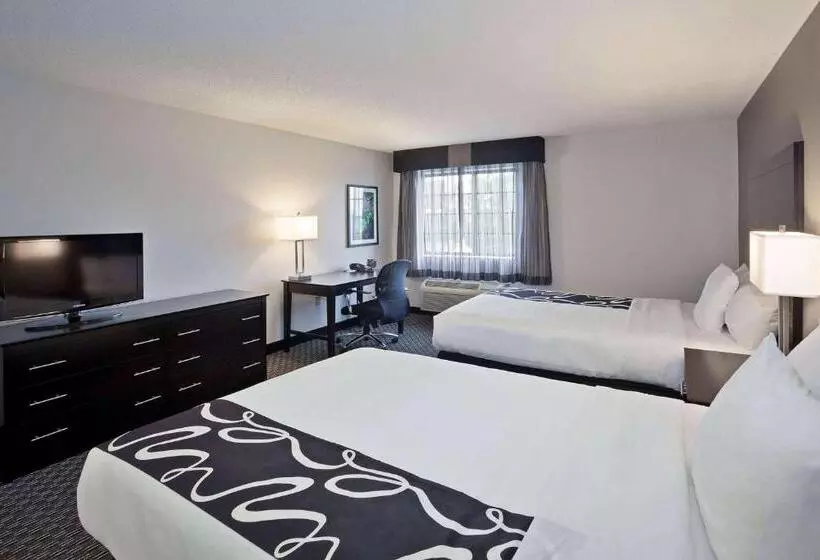 ２ダブルベッドのスタンダードルーム, La Quinta By Wyndham Cleveland Macedonia