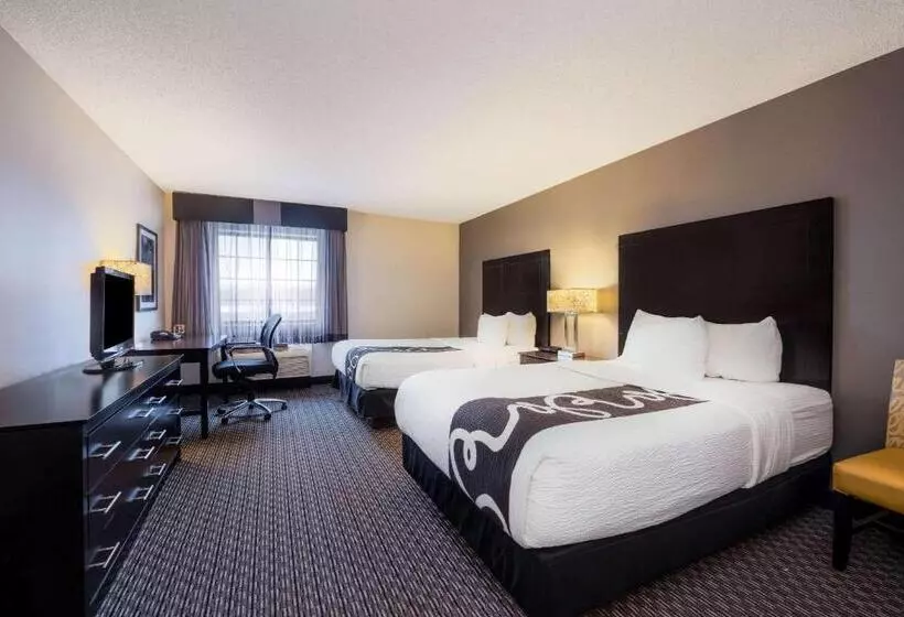 ２ダブルベッドのスタンダードルーム, La Quinta By Wyndham Cleveland Macedonia