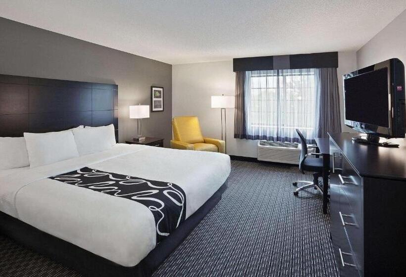 스탠다드 룸 킹사이즈 침대, La Quinta By Wyndham Cleveland Macedonia