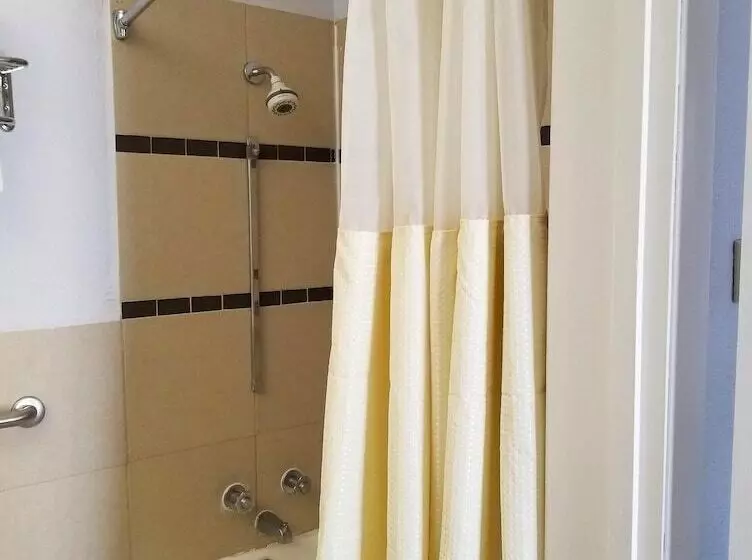 ２ダブルベッドのスタンダードルーム, Americas Best Value Inn Belleville