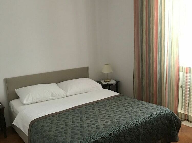 דירת 2 חדרים עם טרסה, Aida Apartments And Rooms