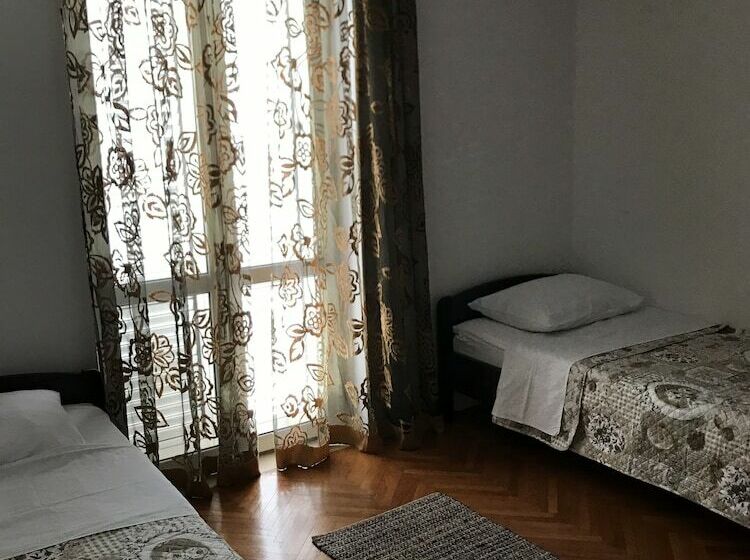 דירת 2 חדרים עם טרסה, Aida Apartments And Rooms