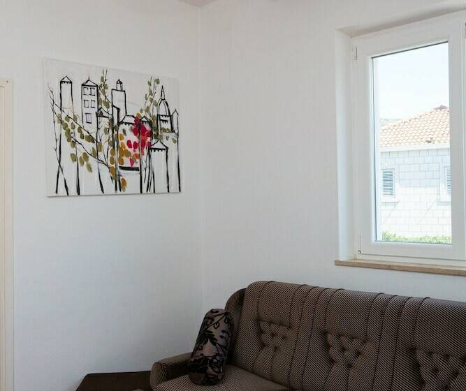 דירת 2 חדרים עם טרסה, Aida Apartments And Rooms