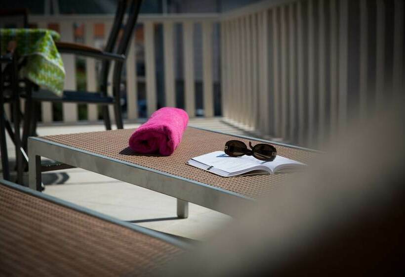 דירת 2 חדרים עם טרסה, Aida Apartments And Rooms