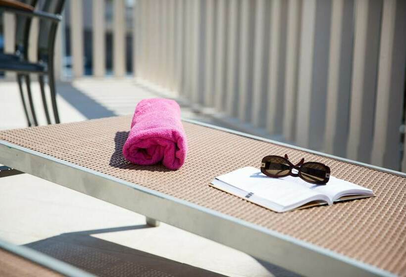 דירת 2 חדרים עם טרסה, Aida Apartments And Rooms