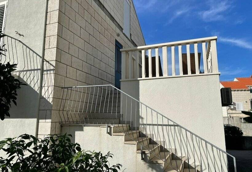 דירת 2 חדרים עם טרסה, Aida Apartments And Rooms