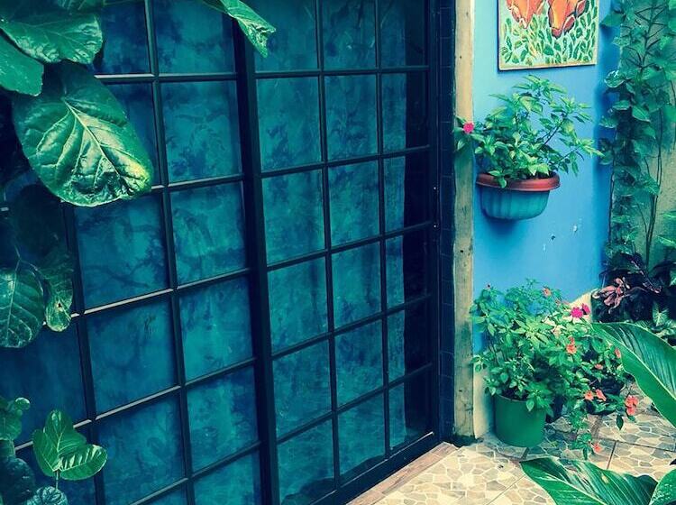 Номер Стандарт, Wood House Hostel