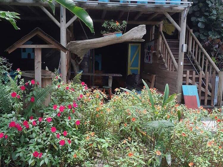 Номер Стандарт, Wood House Hostel