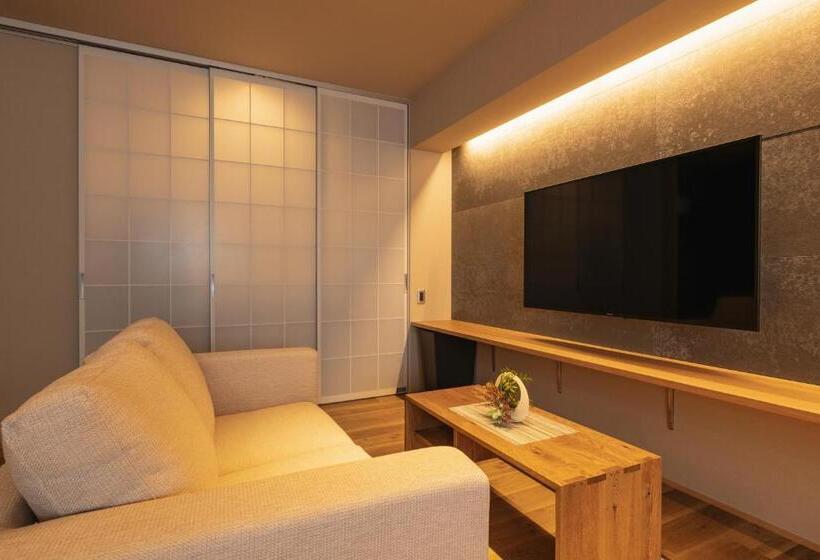 Номер Стандарт, Grand Base Iolani