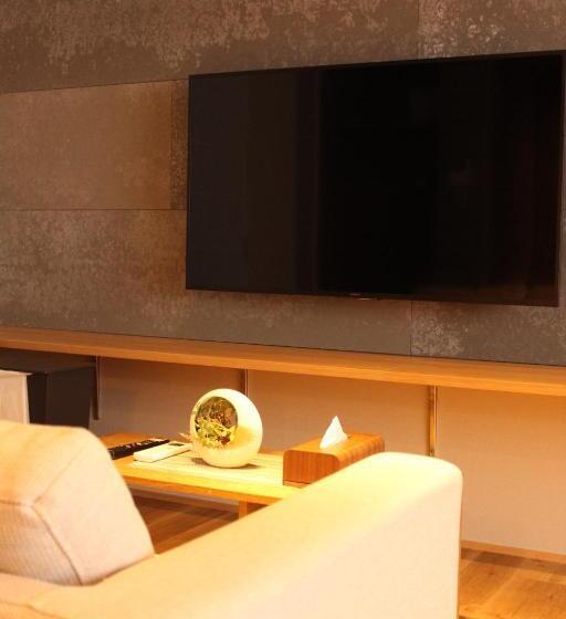 スタンダードルーム, Grand Base Iolani