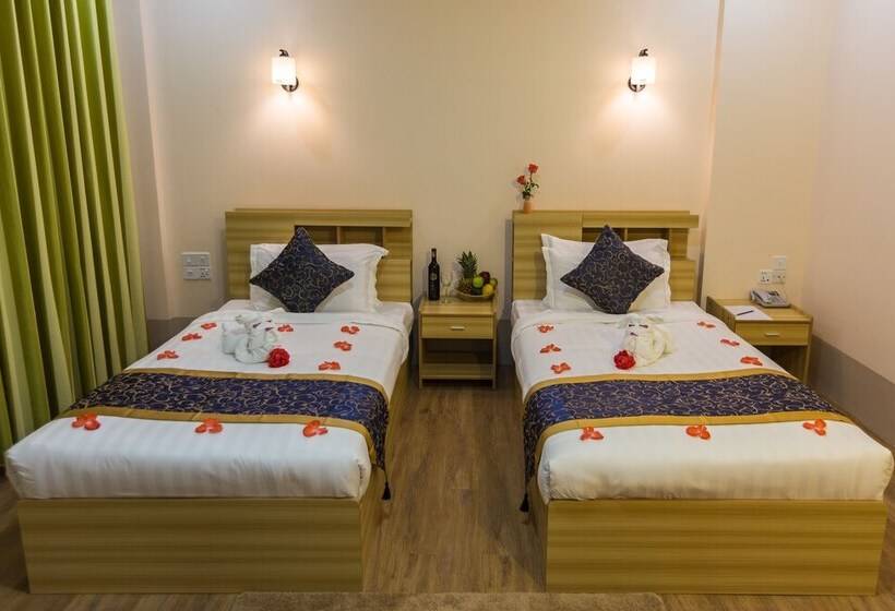 اتاق لوکس, Mya Taw Win