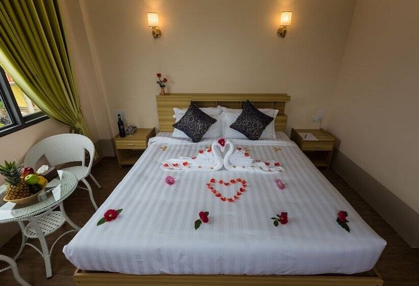 اتاق لوکس, Mya Taw Win