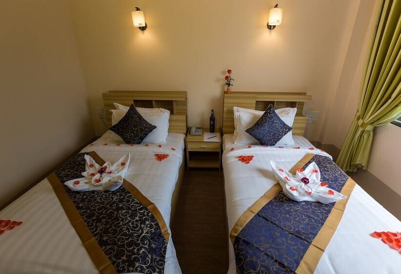 اتاق لوکس, Mya Taw Win