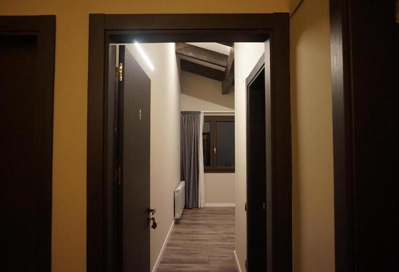 Четырехместный Номер Стандарт, Els Avets