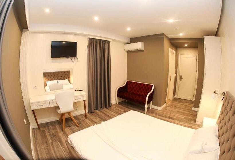 غرفة ديلوكس, Romeo