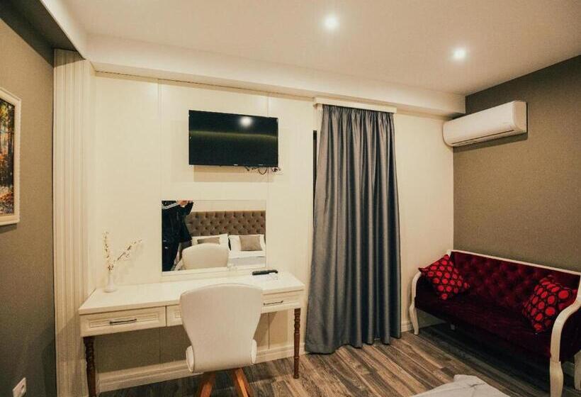 غرفة ديلوكس, Romeo