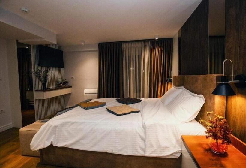 جناح ديلوكس سرير كينج, Romeo