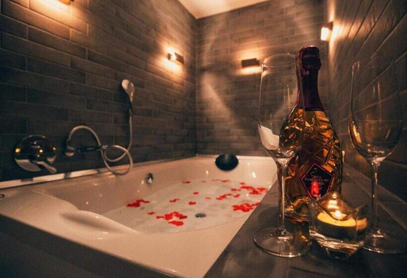 جناح ديلوكس سرير كينج, Romeo