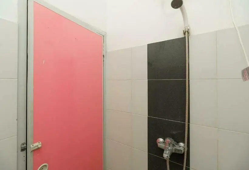 ファミリールーム, Reddoorz Syariah Near Ciledug Station