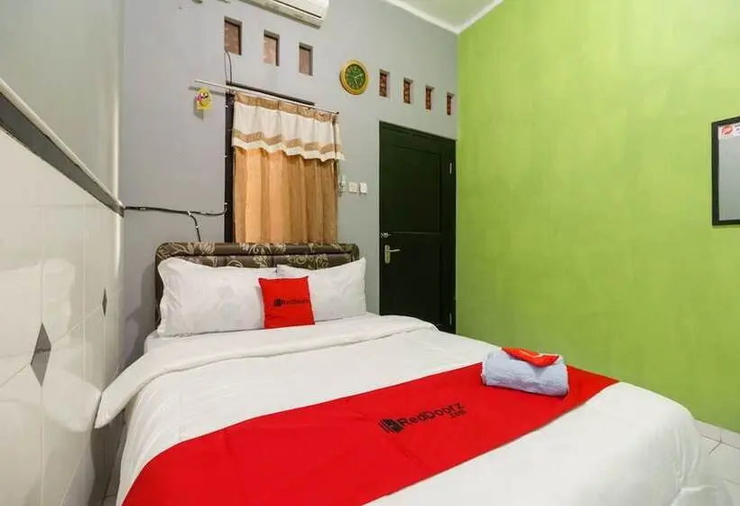 スタンダードルーム, Reddoorz Syariah Near Ciledug Station