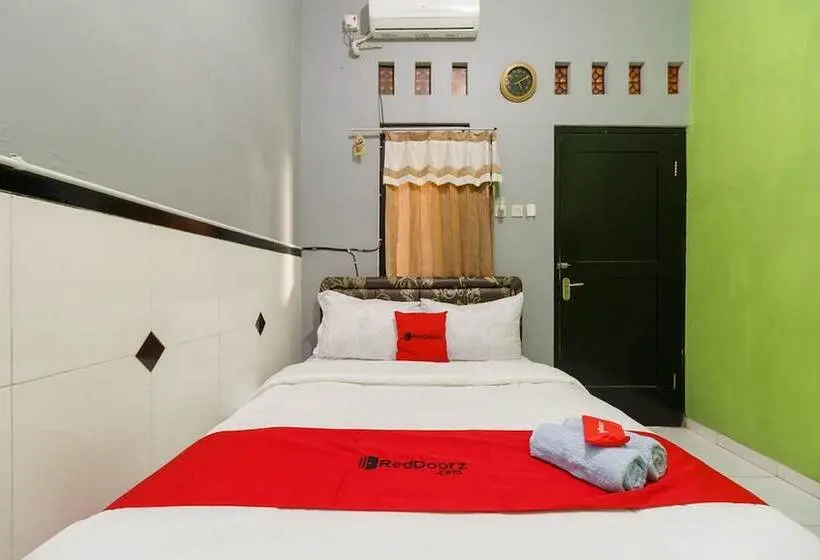 スタンダードルーム, Reddoorz Syariah Near Ciledug Station