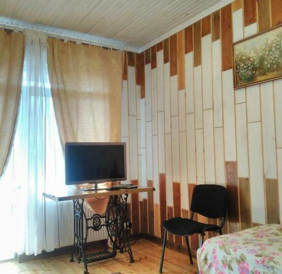 공동 객실, отель Swallow House