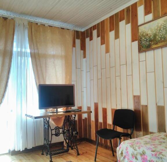 Номер Стандарт, отель Swallow House