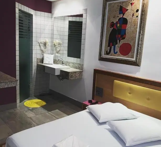 Sviitti, Auhe Motel