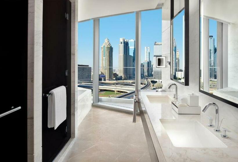 小型套房, Address Sky View