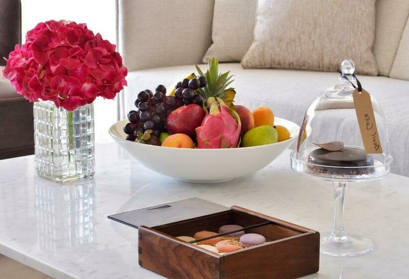 小型套房, Address Sky View