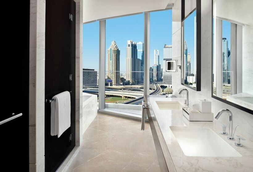 小型套房, Address Sky View