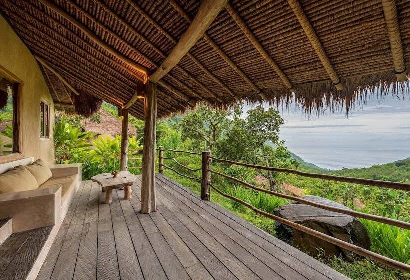 家庭间, Mathis Lodge Amed