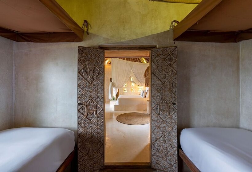 家庭间, Mathis Lodge Amed