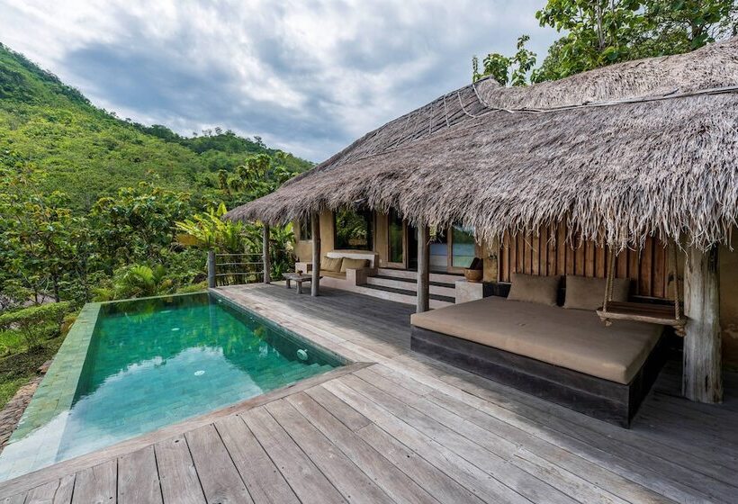 家庭间, Mathis Lodge Amed