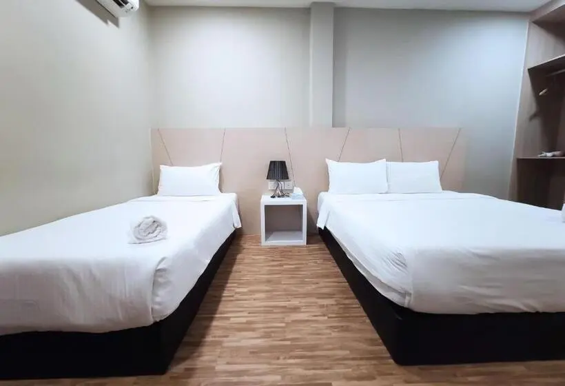 استودیو خانوادگی, Princess Hotel Pontian
