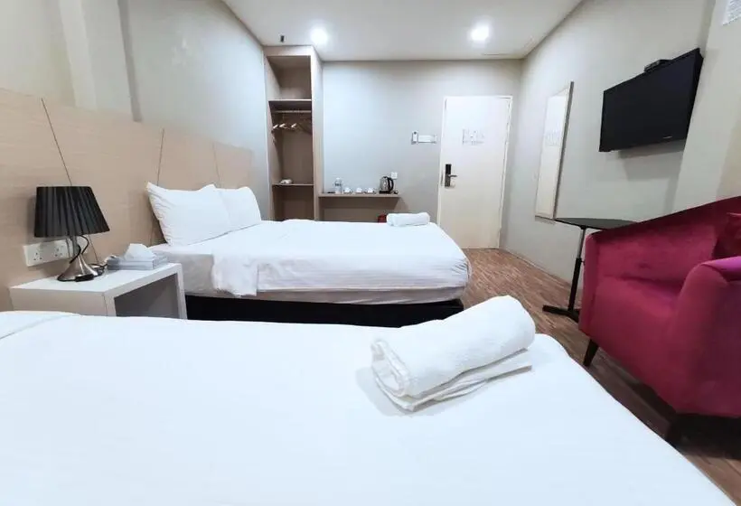 استودیو خانوادگی, Princess Hotel Pontian