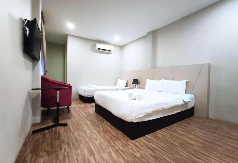 استودیو خانوادگی, Princess Hotel Pontian