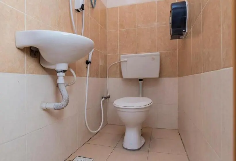 اتاق لوکس, 98 Hotel By Oyo Rooms