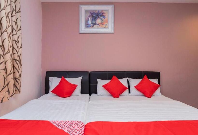 اتاق لوکس سه تخته, 98 Hotel By Oyo Rooms