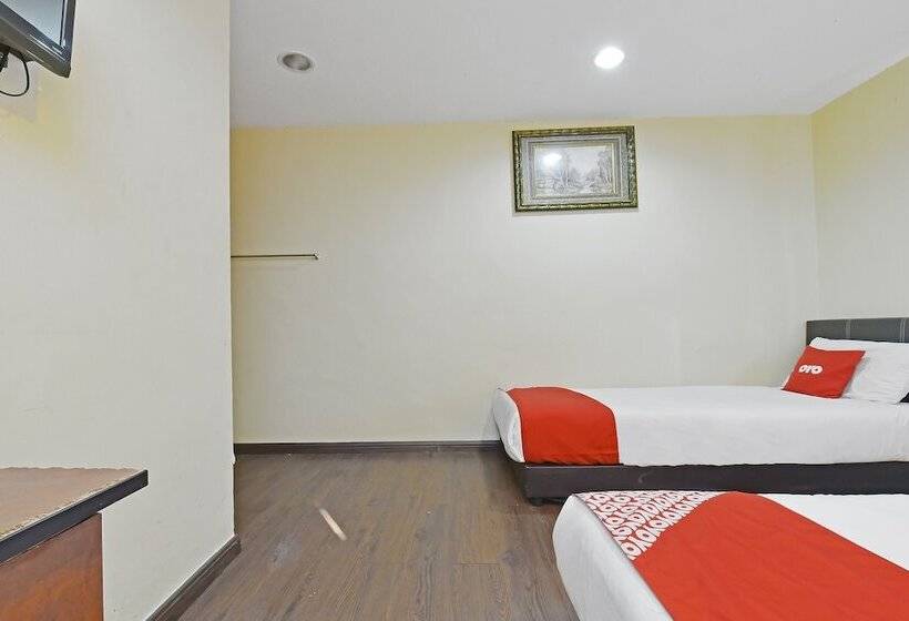 اتاق لوکس سه تخته, 98 Hotel By Oyo Rooms