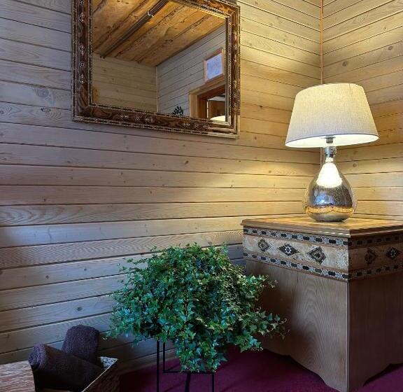 اتاق استاندارد با سرویس بهداشتی مشترک, Rakši